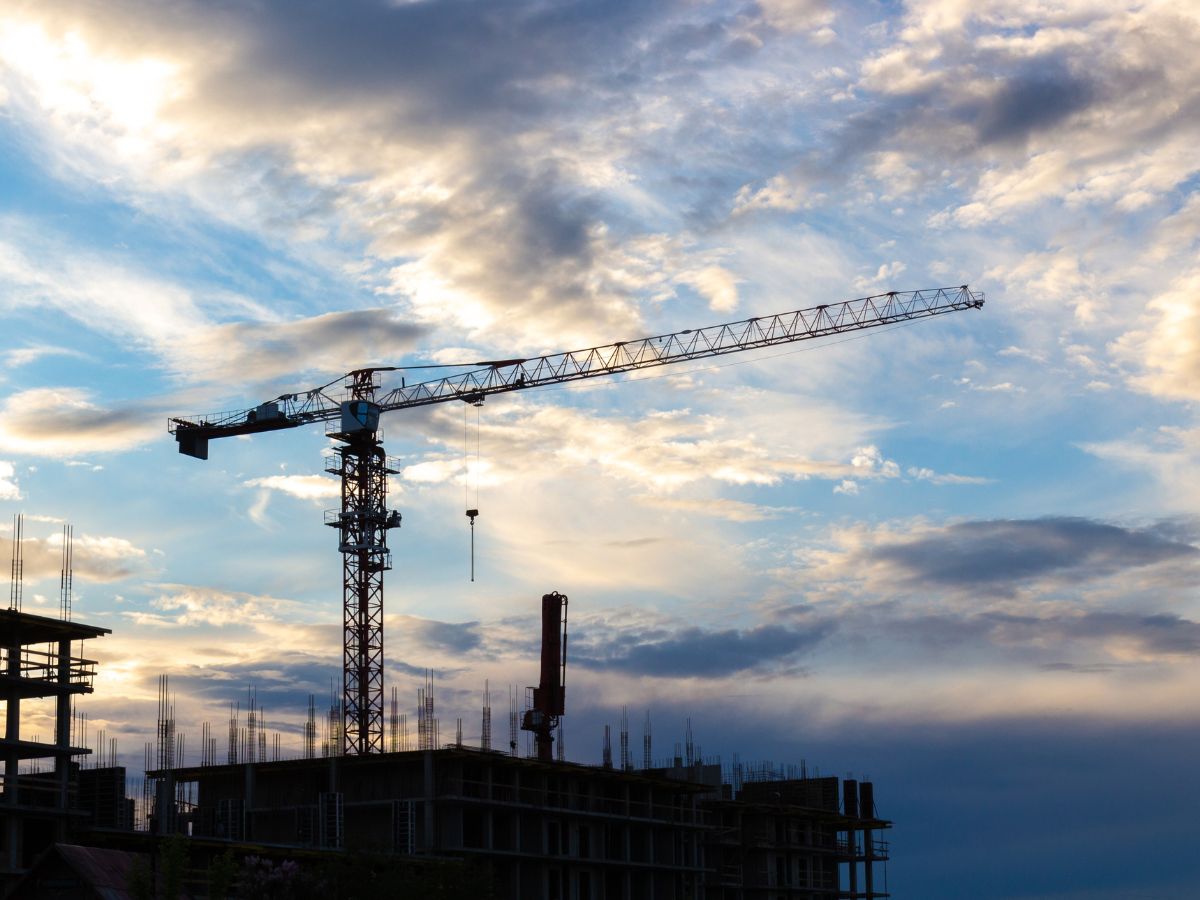 Construction site surveillance camera in Mascouche